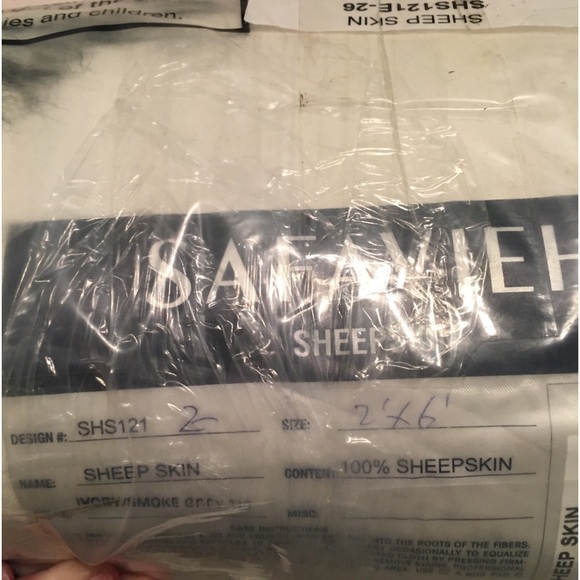 Two Brand New SAFAVIEH 100% Sheepskin Rug Runners 2 x 6 ft Grey/Ivory - Picture 2 of 4